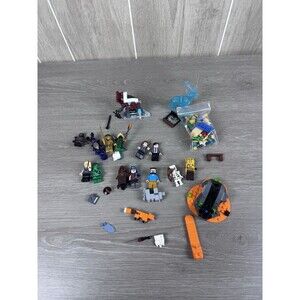 13 Lego  Minifig Lot Of Random Figures/Animals & Random Bricks Harry Potter